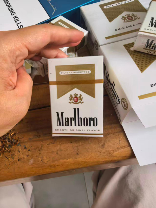 Marlboro Gold Kings Box Cigarettes （10-Pack Carton）